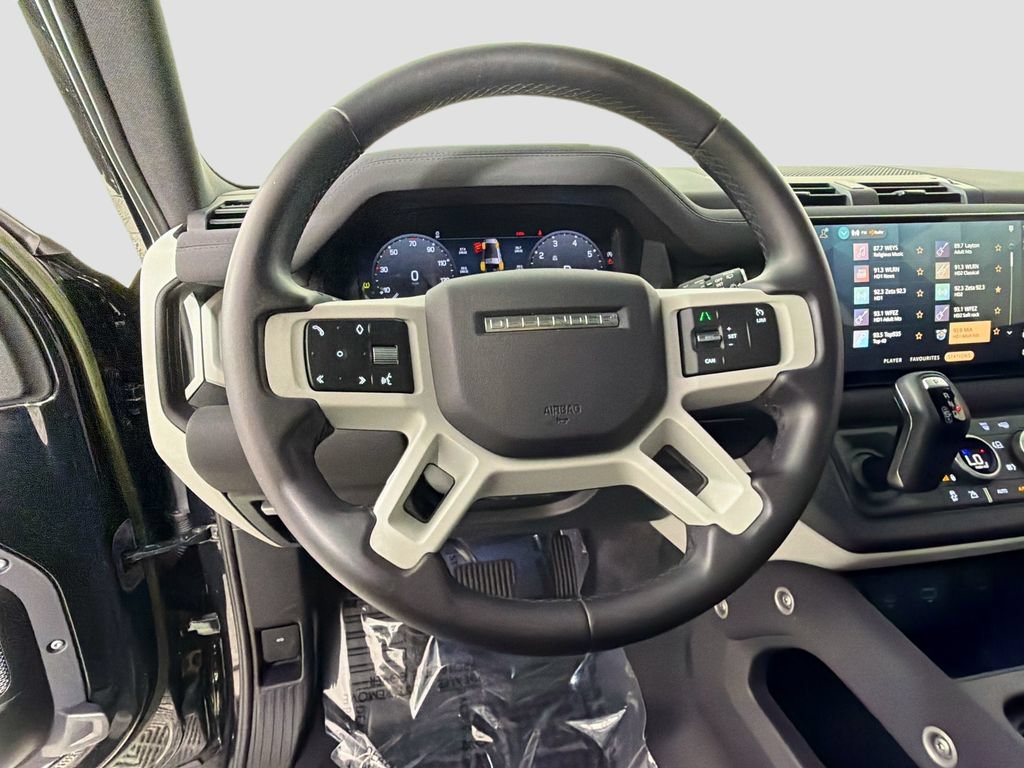 Certified 2023 Land Rover Defender 130 SE AWD/4WD image 11