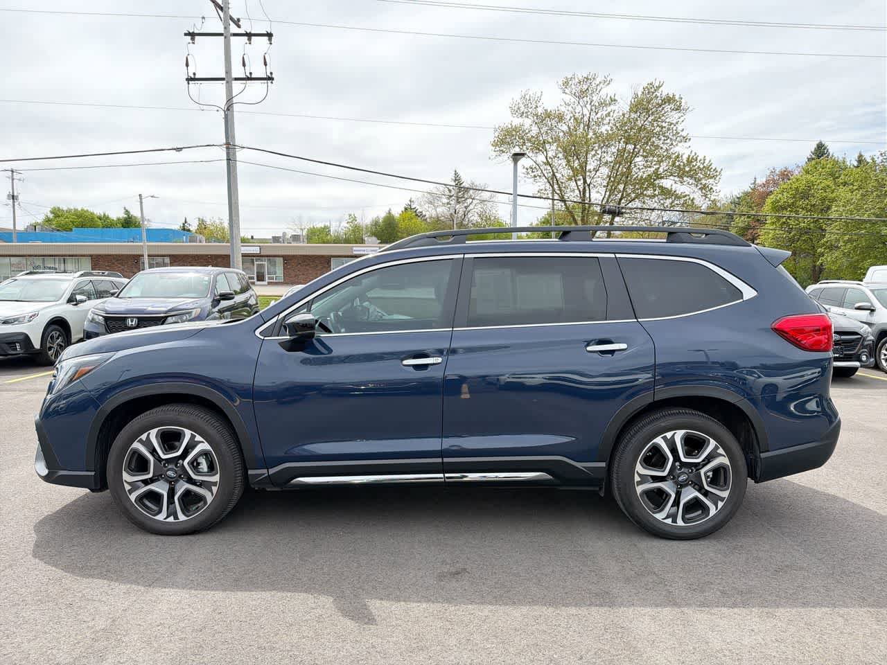 Certified 2024 Subaru Ascent Touring AWD/4WD image 10