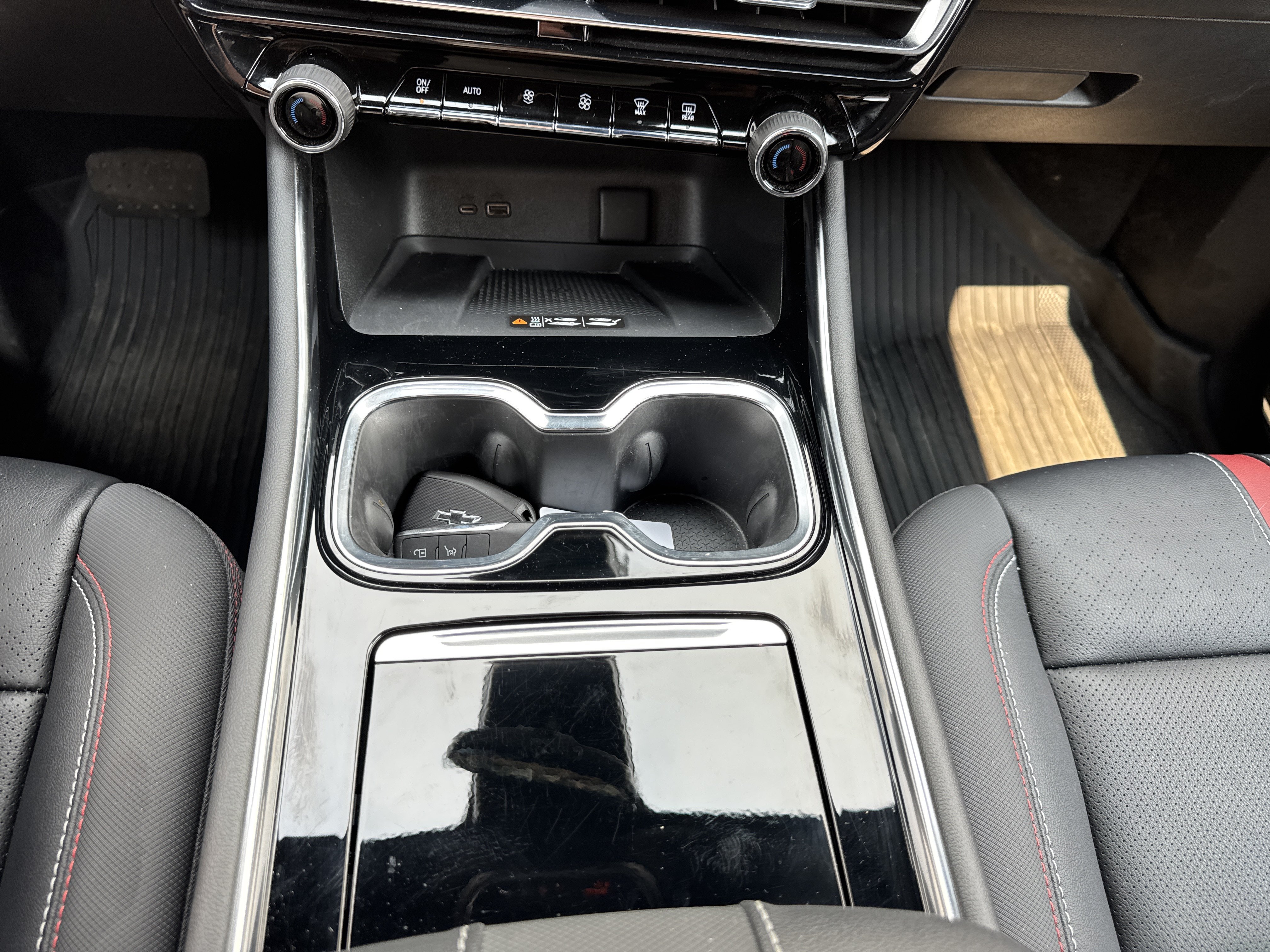 Used 2026 Chevrolet Traverse RS w/ LPO, Floor Liner Package AWD/4WD image 23