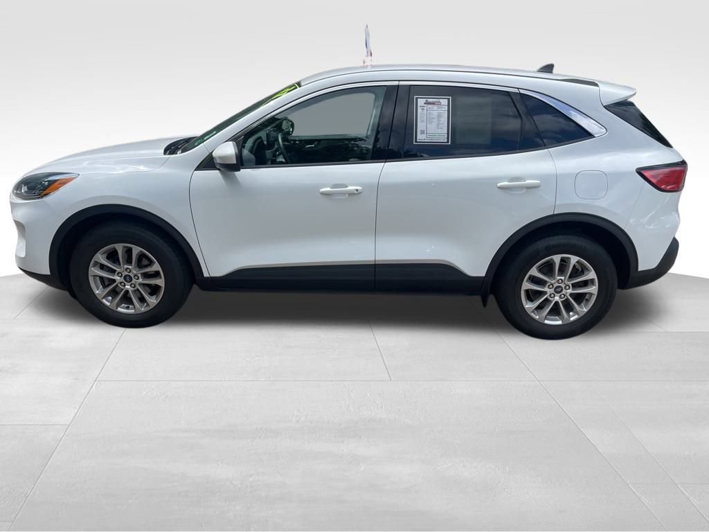 Used 2021 Ford Escape SE image 2