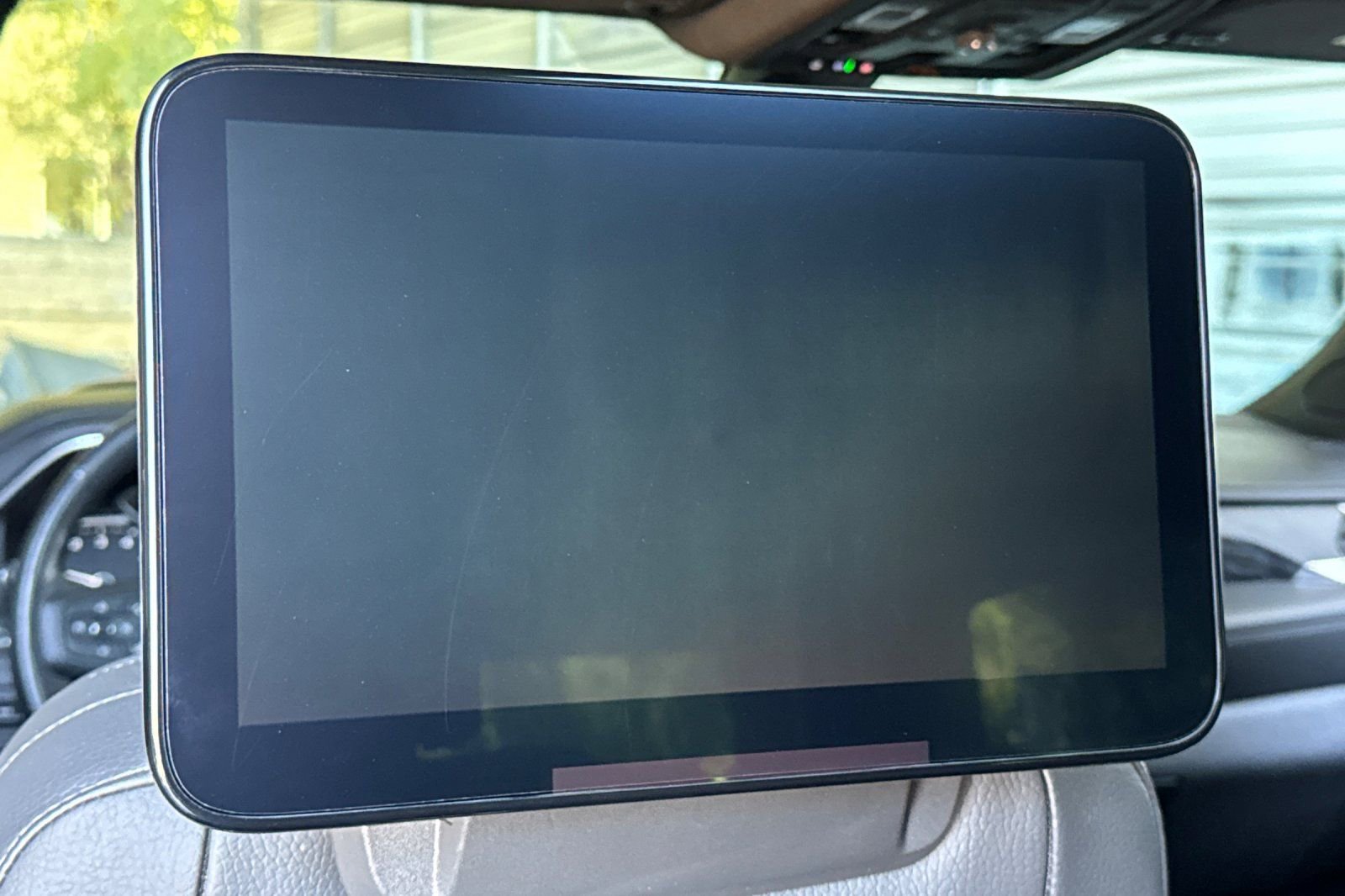 Used 2021 GMC Yukon XL Denali w/ Denali Premium Package image 16