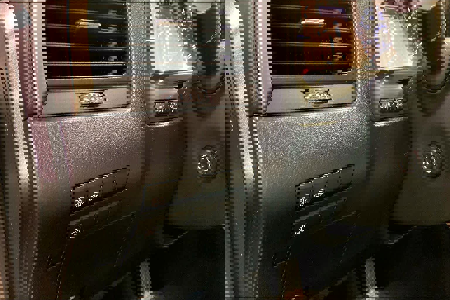 Used 2020 Lexus RX 350L Premium w/ Premium Package image 36