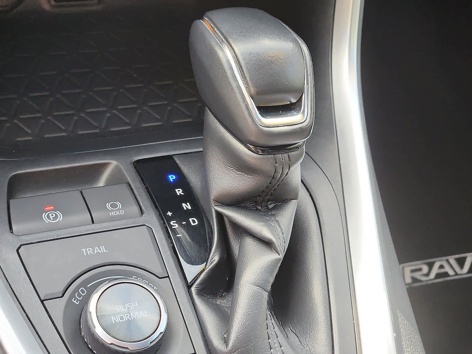 Used 2019 Toyota RAV4 XSE image 16