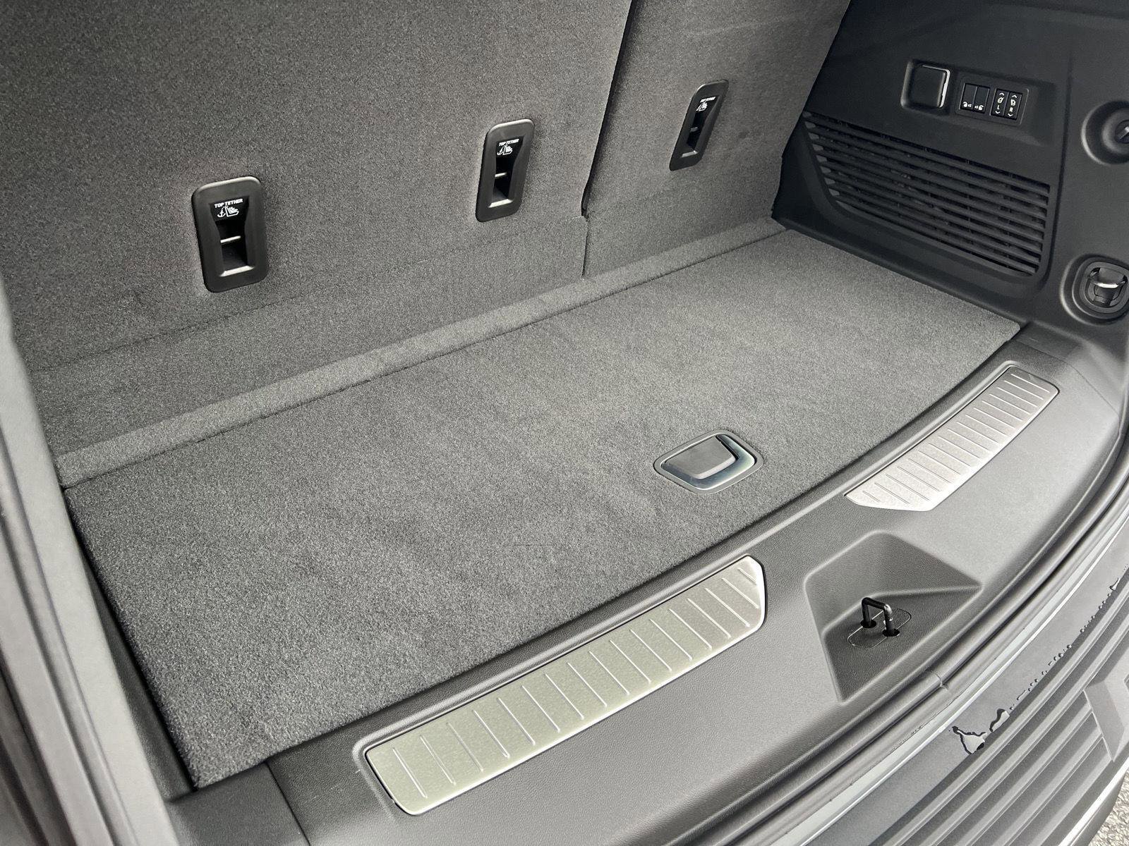 New 2026 GMC Yukon Denali w/ Sun & Power Step Package image 45