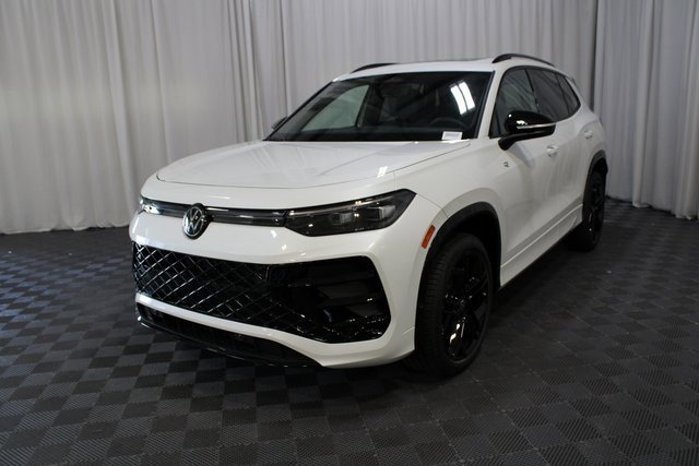 New 2025 Volkswagen Tiguan SE R-Line image 29