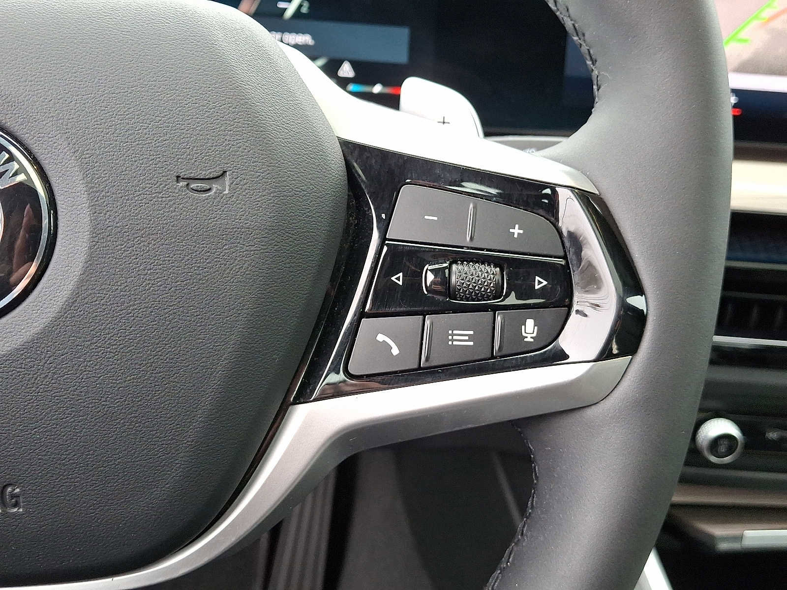 Used 2025 BMW 330i xDrive Sedan w/ Premium Package image 24