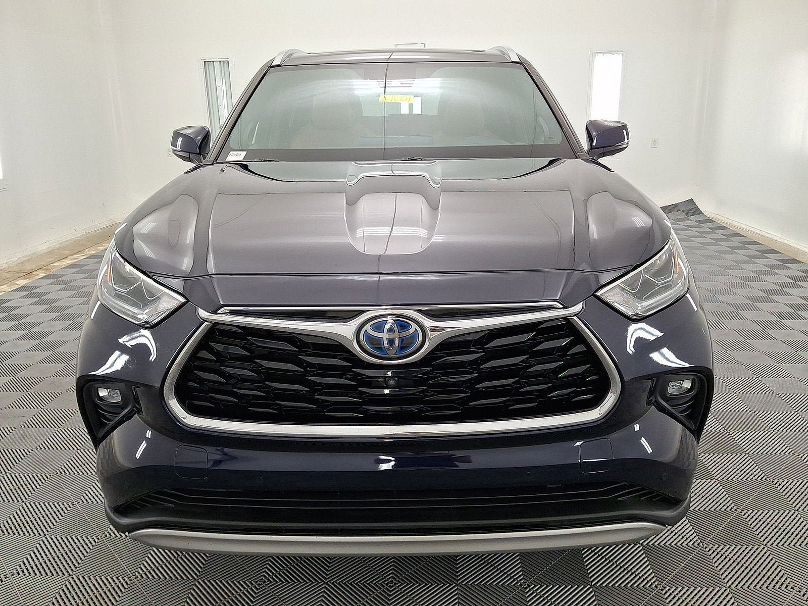 Certified 2020 Toyota Highlander Platinum AWD/4WD image 21