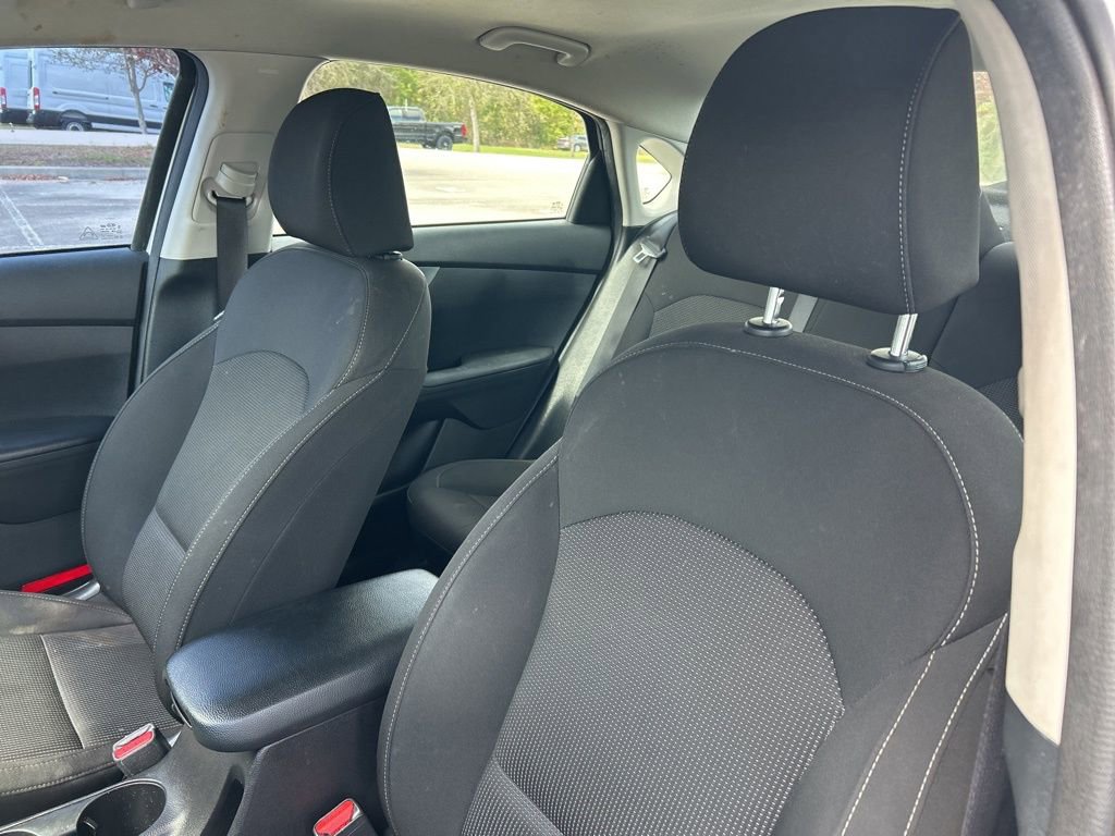 Used 2021 Kia Forte LXS image 19