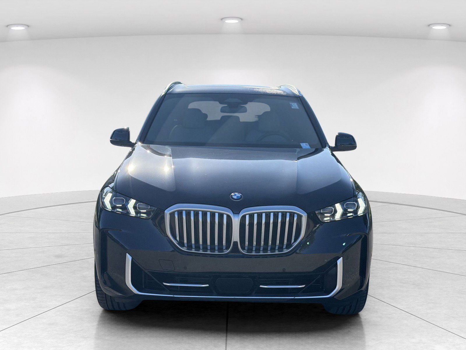 Certified 2025 BMW X5 sDrive40i w/ Premium Package RWD image 2