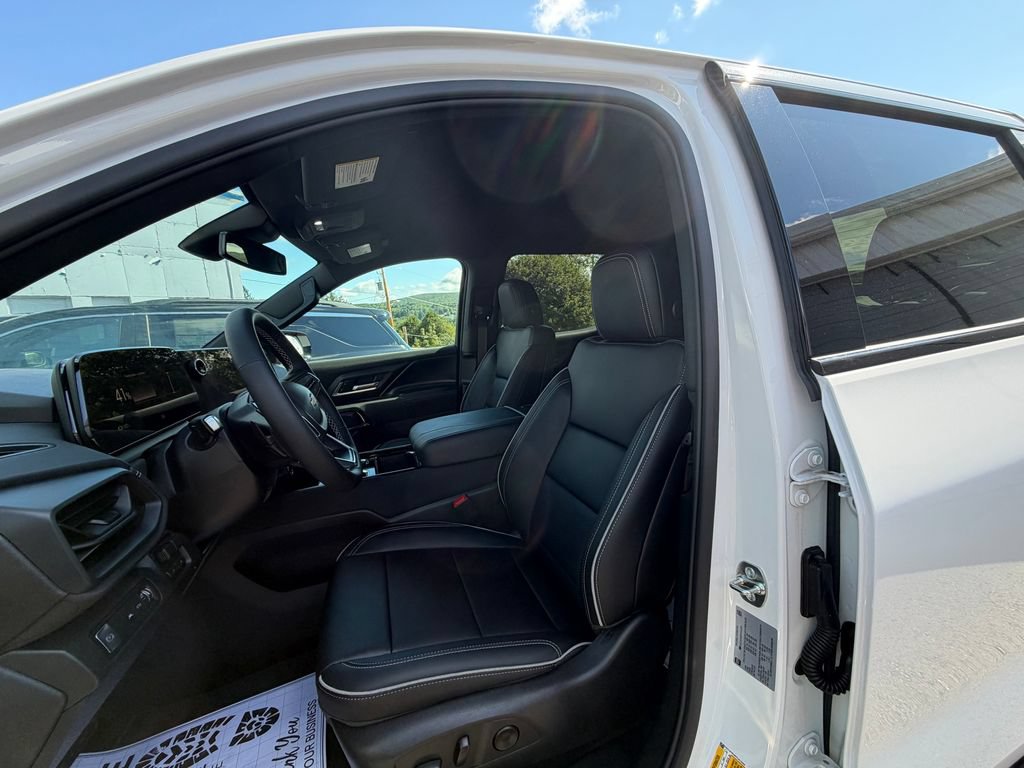 New 2026 Chevrolet Silverado EV LT AWD/4WD image 9