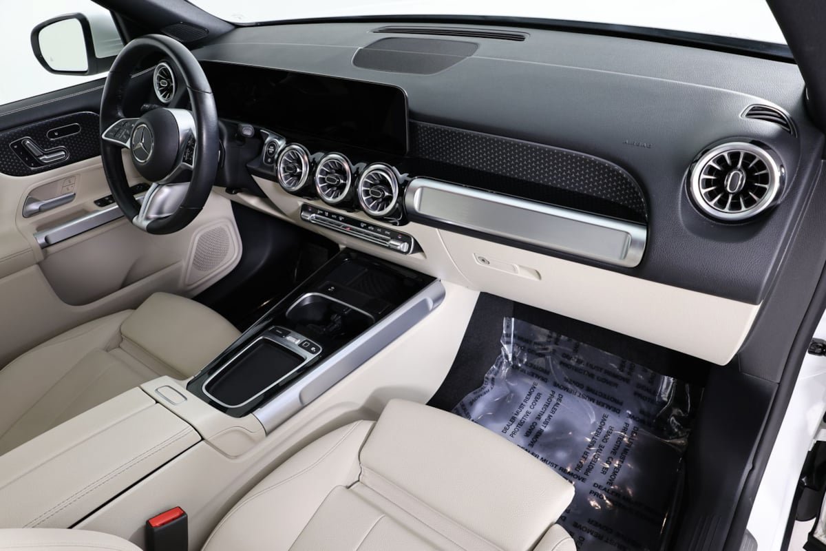 Used 2025 Mercedes-Benz GLB 250 4MATIC image 28