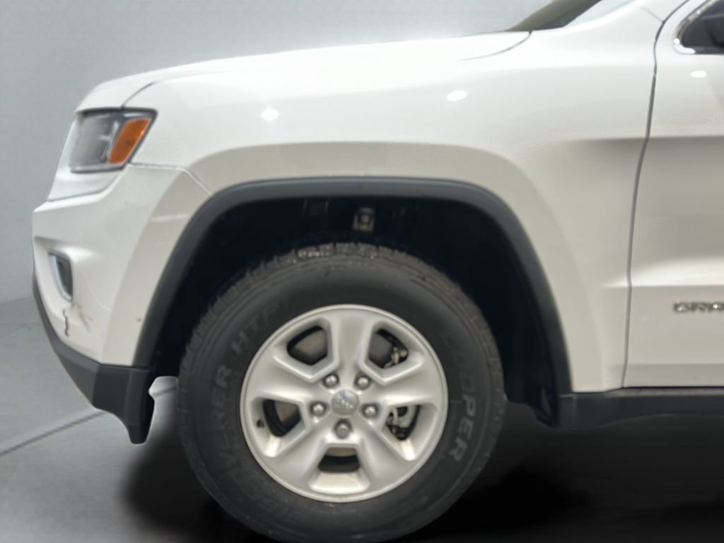 Used 2016 Jeep Grand Cherokee Laredo AWD/4WD image 26