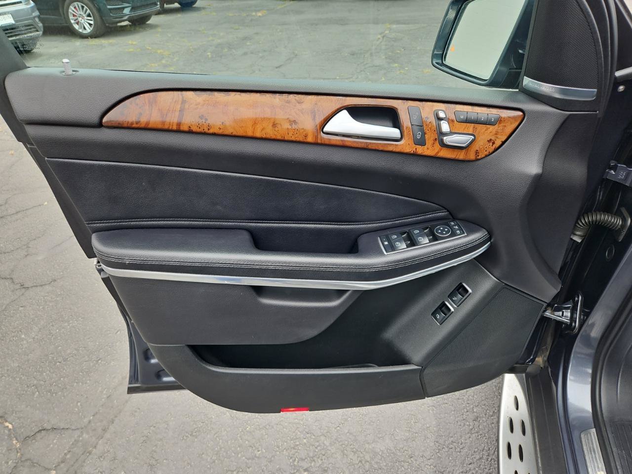 Used 2017 Mercedes-Benz GLS 550 4MATIC image 23