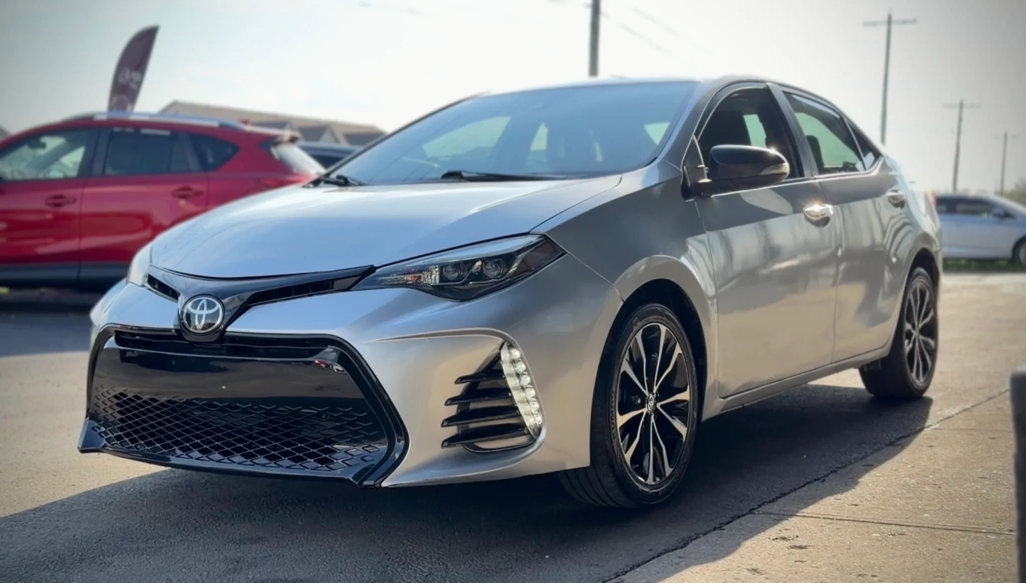 Used 2017 Toyota Corolla SE w/ Carpet Mat Package (TMS) FWD image 5