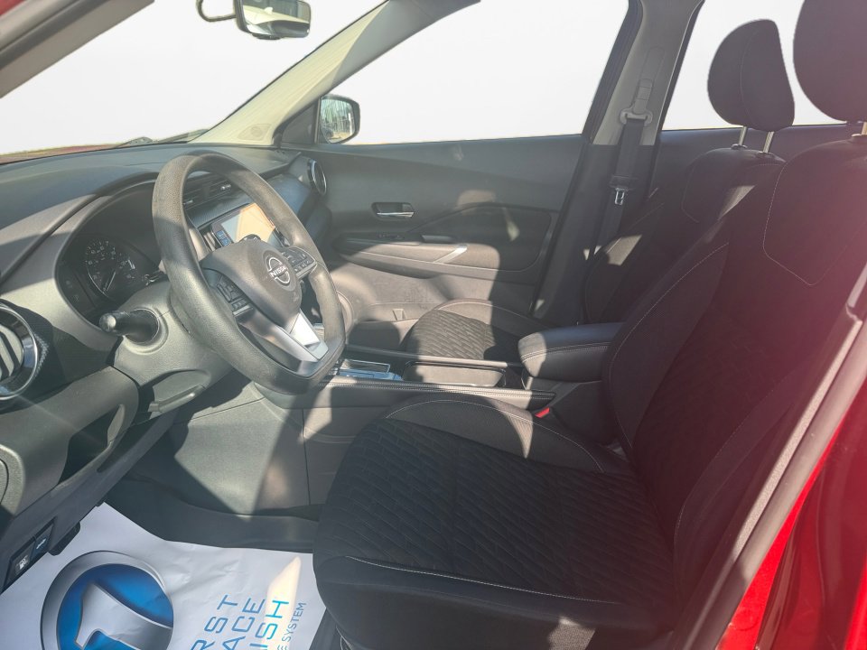 Used 2022 Nissan Kicks SV w/ Interior Electronics Package FWD image 9
