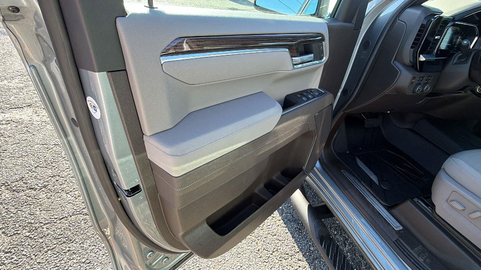 New 2026 Chevrolet Silverado 1500 RST w/ RST Select Package AWD/4WD image 13