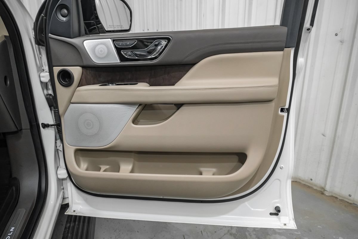 Used 2022 Lincoln Navigator L Reserve AWD/4WD image 47