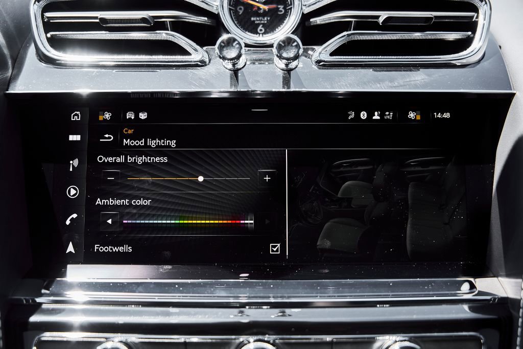 Used 2024 Bentley Bentayga AWD/4WD image 74