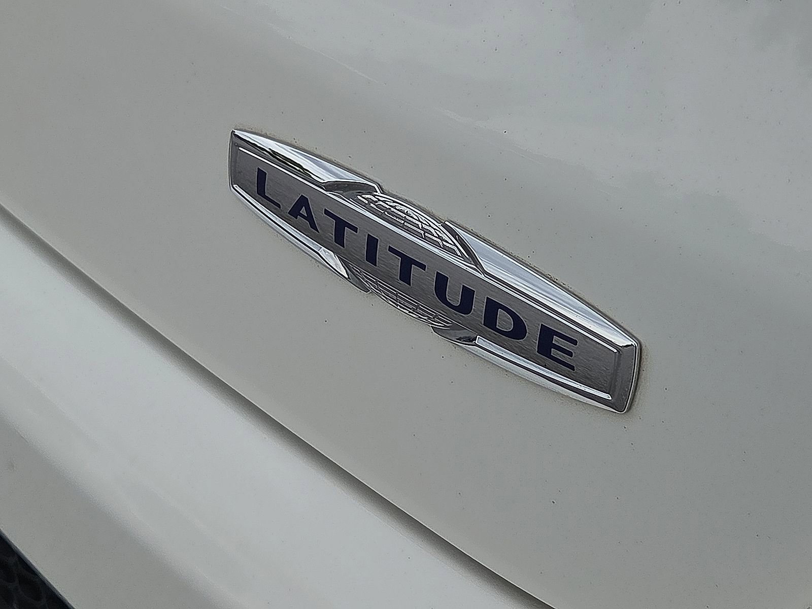 Used 2018 Jeep Compass Latitude w/ Popular Equipment Group AWD/4WD image 8