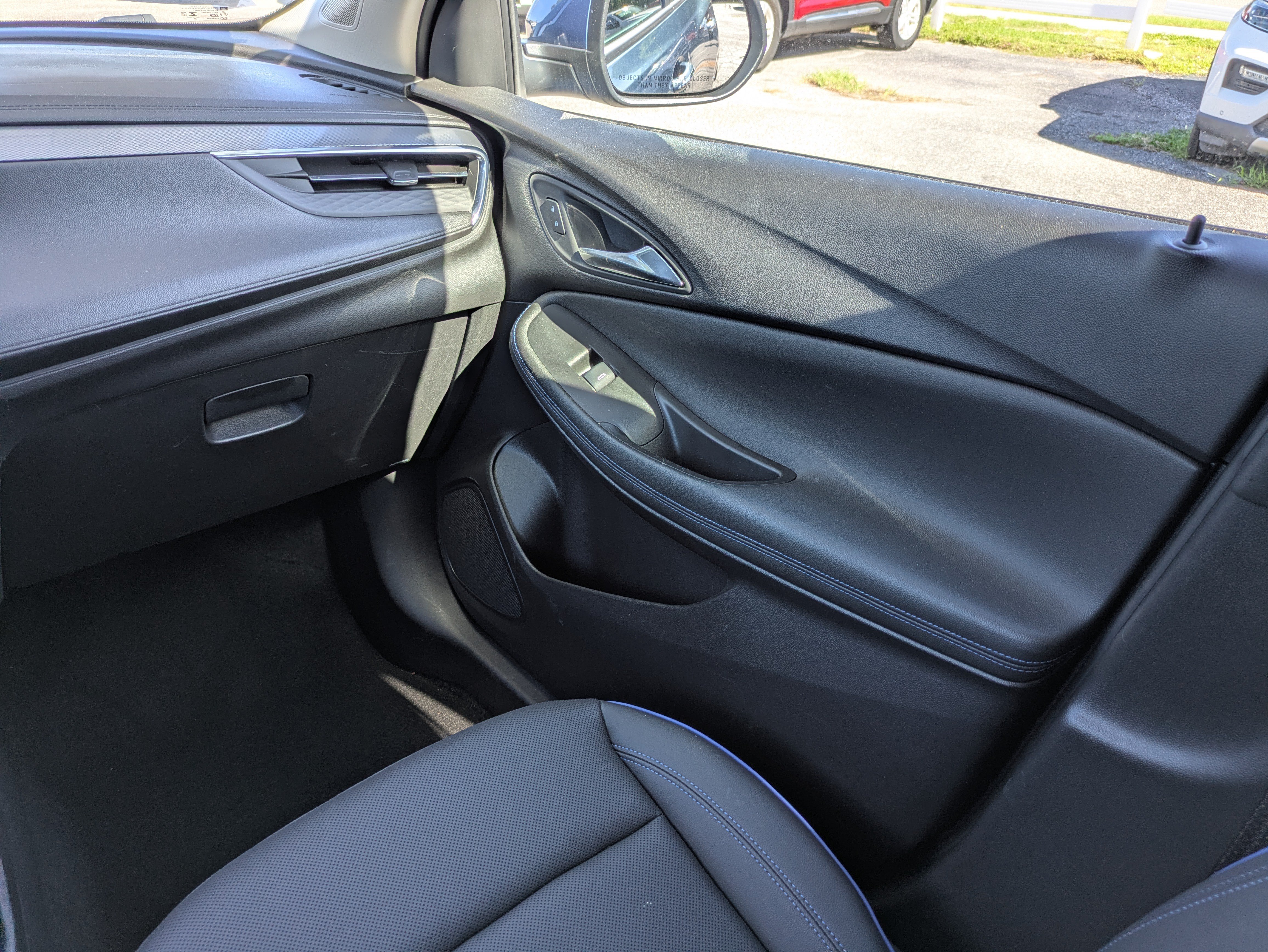 Used 2025 Buick Encore GX Sport Touring w/ Advanced Technology Package FWD image 17