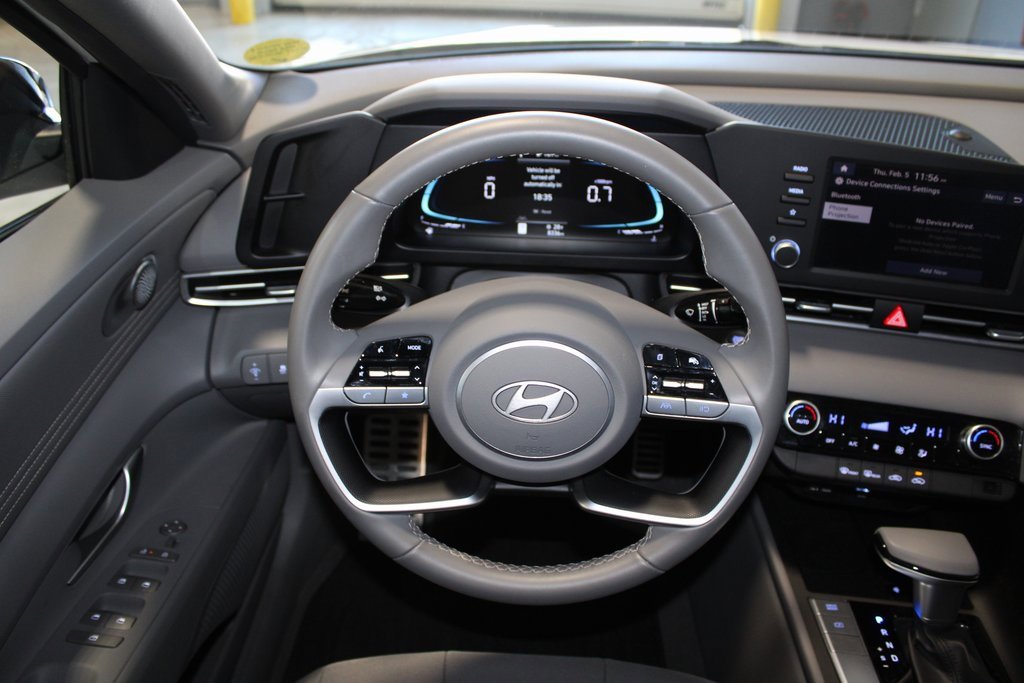 Used 2025 Hyundai Elantra Sport image 19