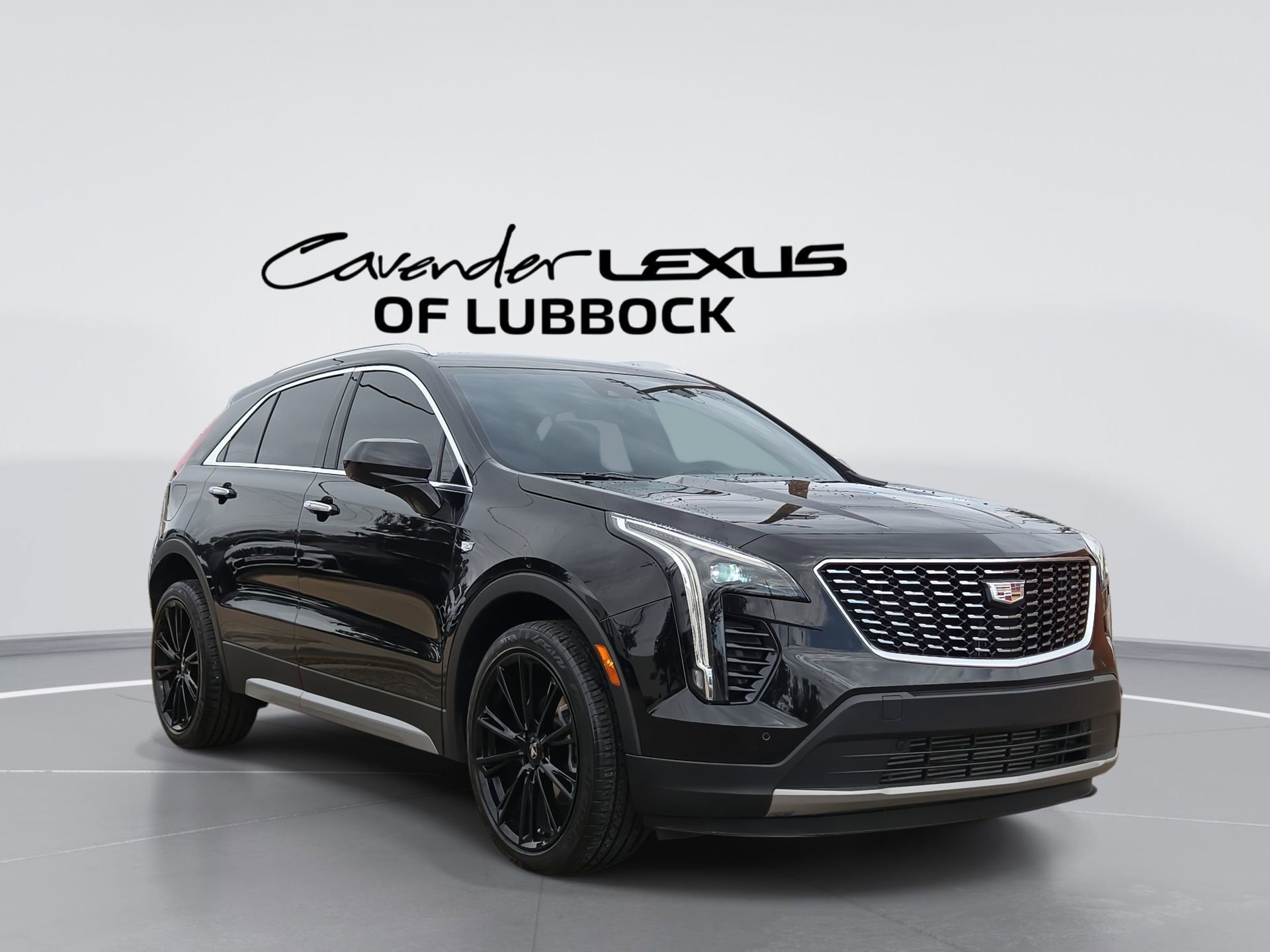 Used 2020 Cadillac XT4 Premium Luxury FWD image 1