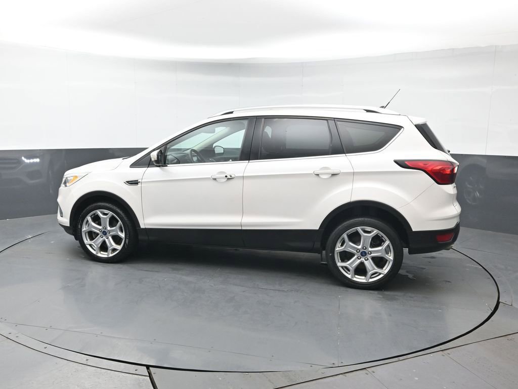 Used 2019 Ford Escape Titanium image 4