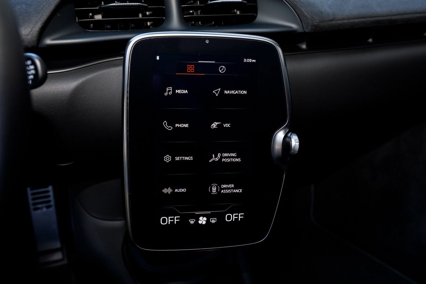 Used 2025 McLaren Artura RWD image 42