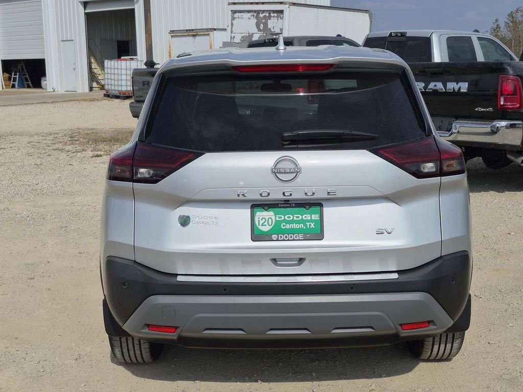 Used 2022 Nissan Rogue SV image 6