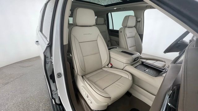 Used 2023 GMC Yukon XL Denali image 51
