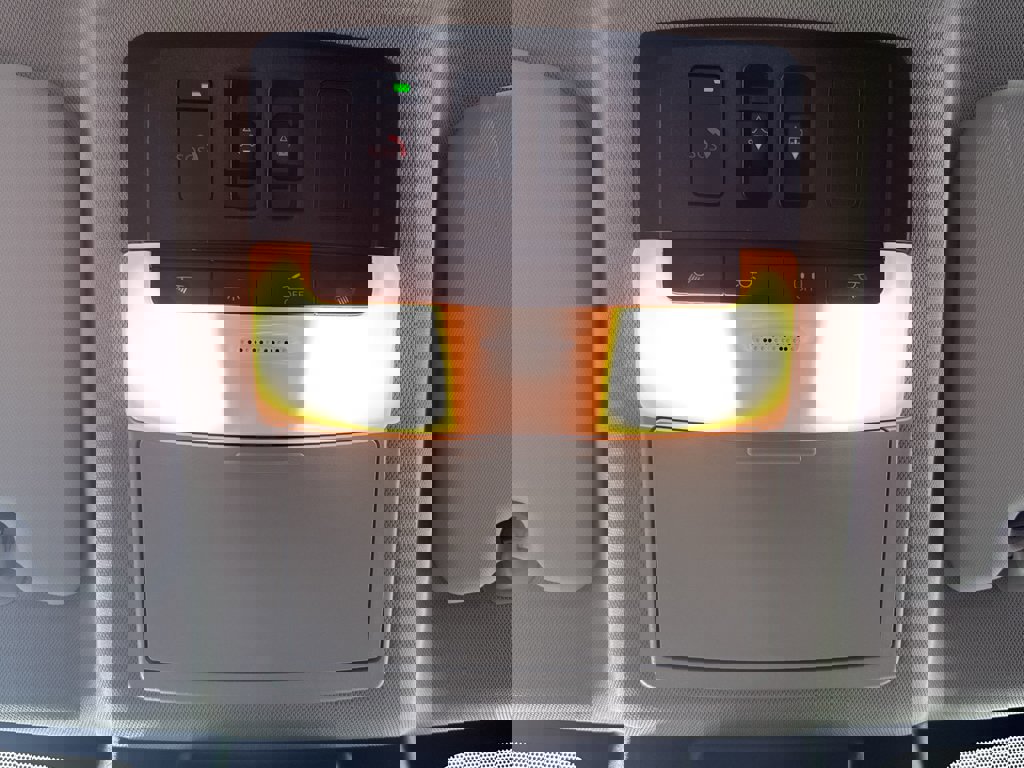 Used 2024 Nissan Rogue Platinum image 27