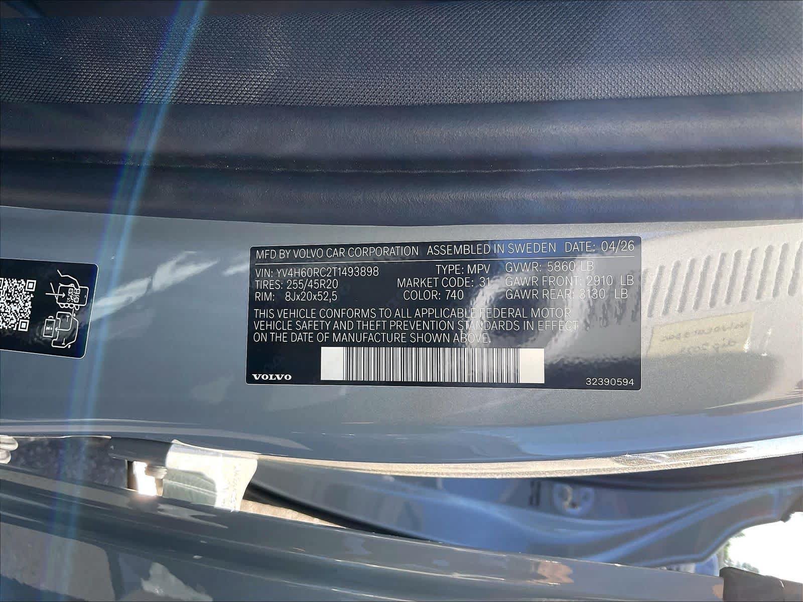 New 2026 Volvo XC60 T8 Plus w/ Climate Package PRO AWD/4WD image 36