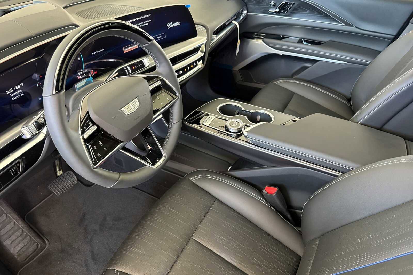 New 2026 Cadillac Lyriq Signature Sport w/ LPO, Floor Liner Package image 10