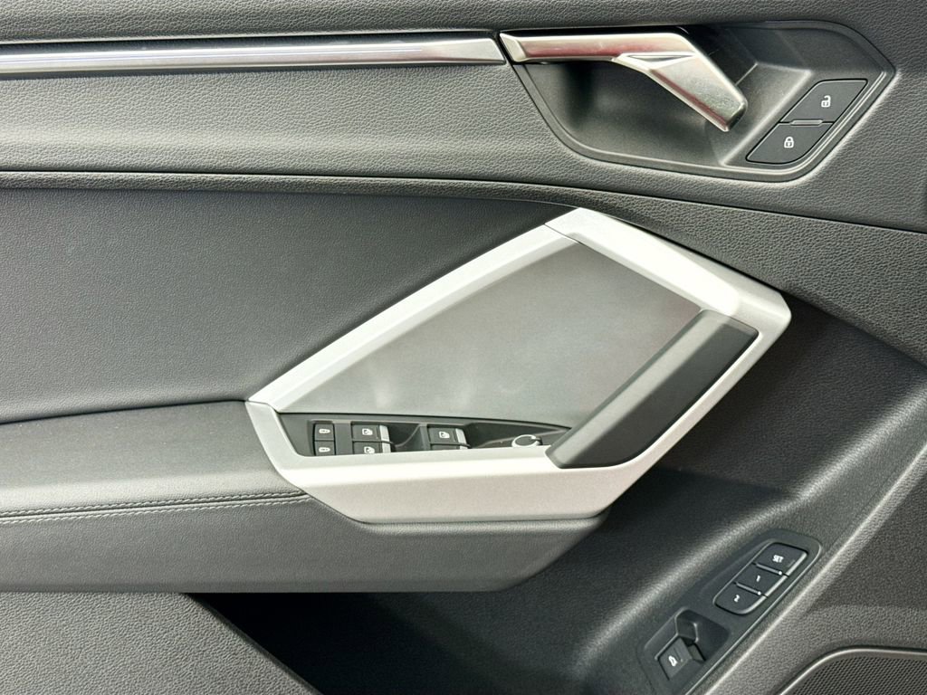 Certified 2025 Audi Q3 2.0T Premium Plus w/ Premium Plus Package image 21