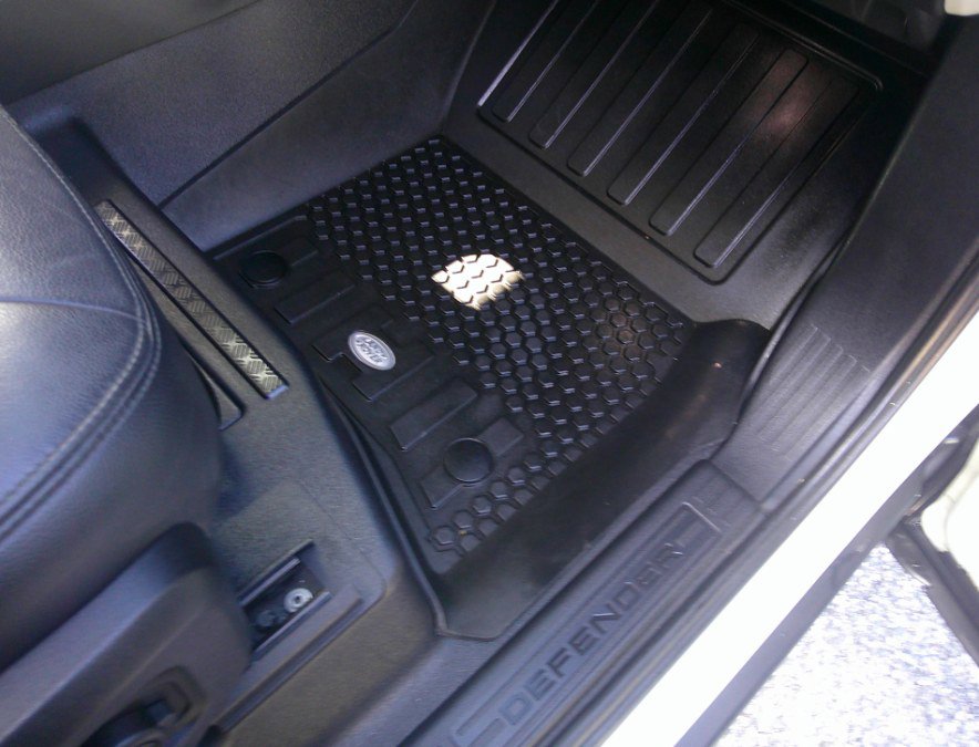 Used 2023 Land Rover Defender 110 S image 39