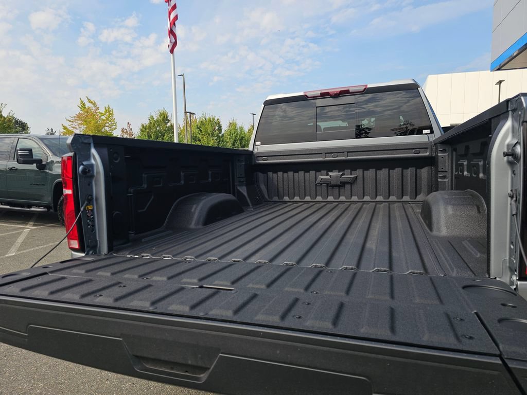 New 2026 Chevrolet Silverado 2500 ZR2 w/ LPO, Dark Essentials Package AWD/4WD image 18