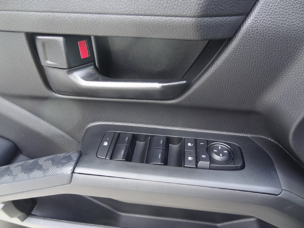 Used 2024 Toyota Tacoma SR w/ SR Upgrade Package AWD/4WD image 17