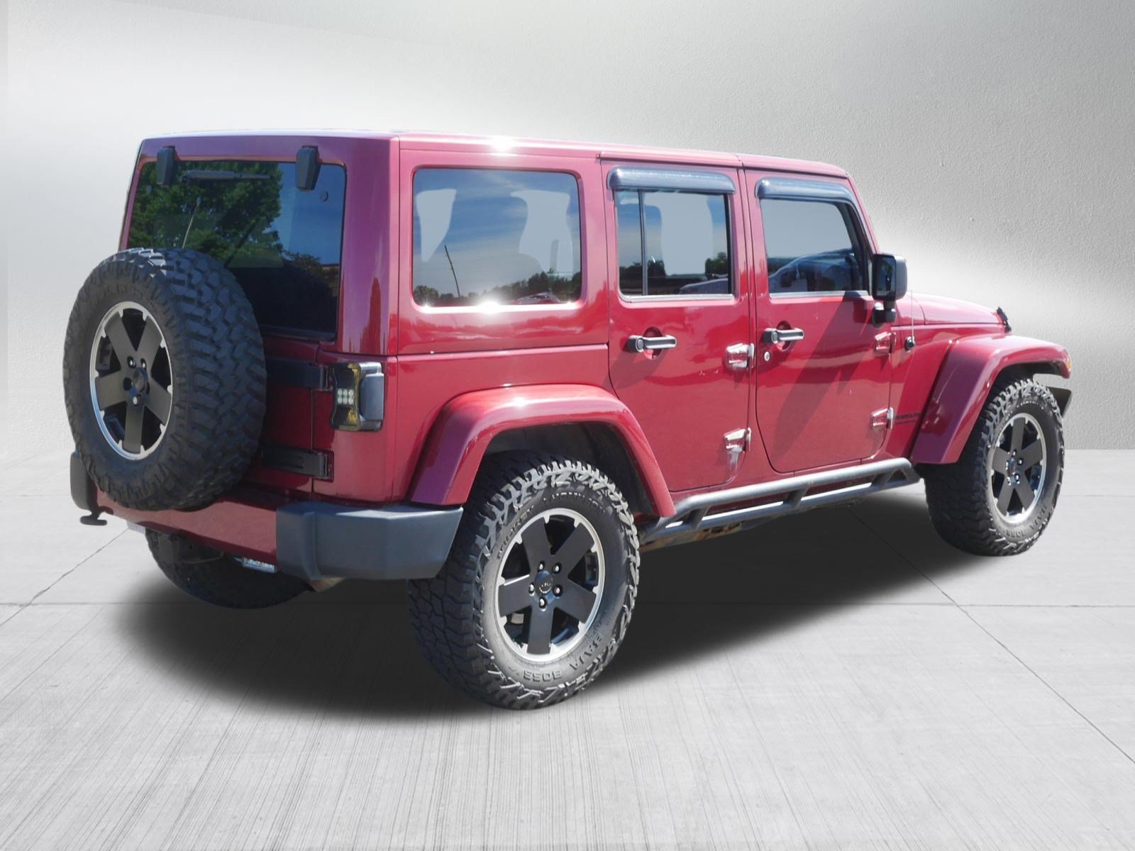 Used 2012 Jeep Wrangler Unlimited Sahara AWD/4WD image 7