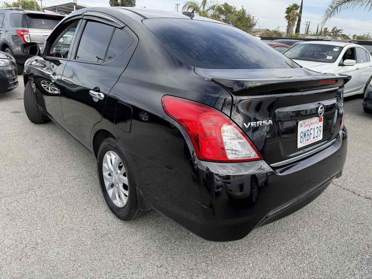 Used 2017 Nissan Versa SV w/ SV Special Edition Package FWD image 3