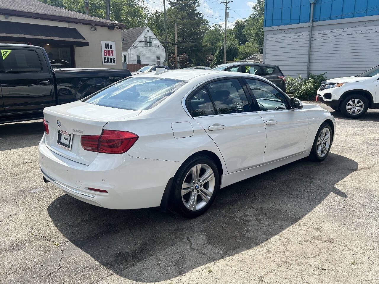 Used 2017 BMW 330i xDrive Sedan AWD/4WD image 12