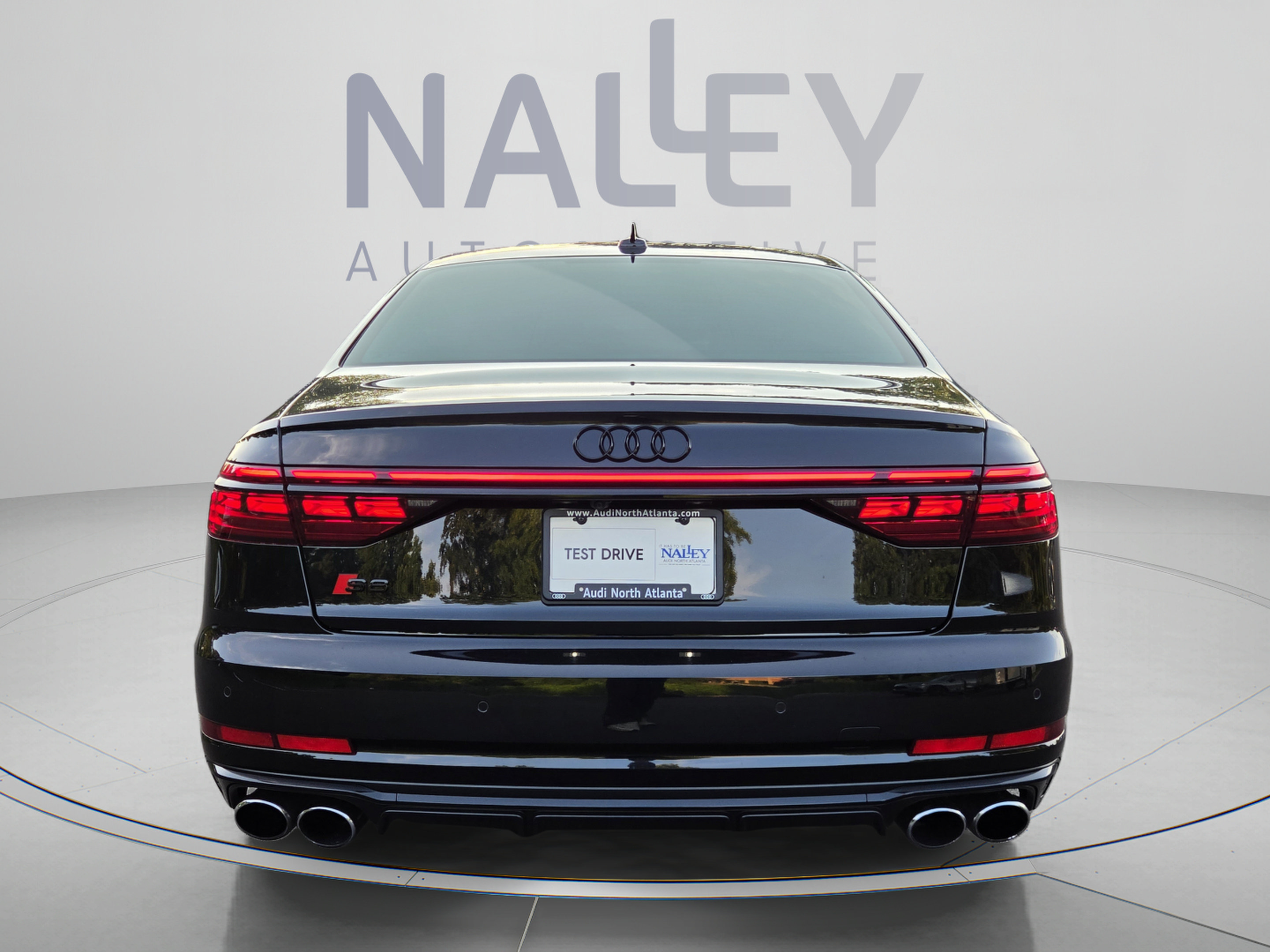 Used 2024 Audi S8 AWD/4WD image 4