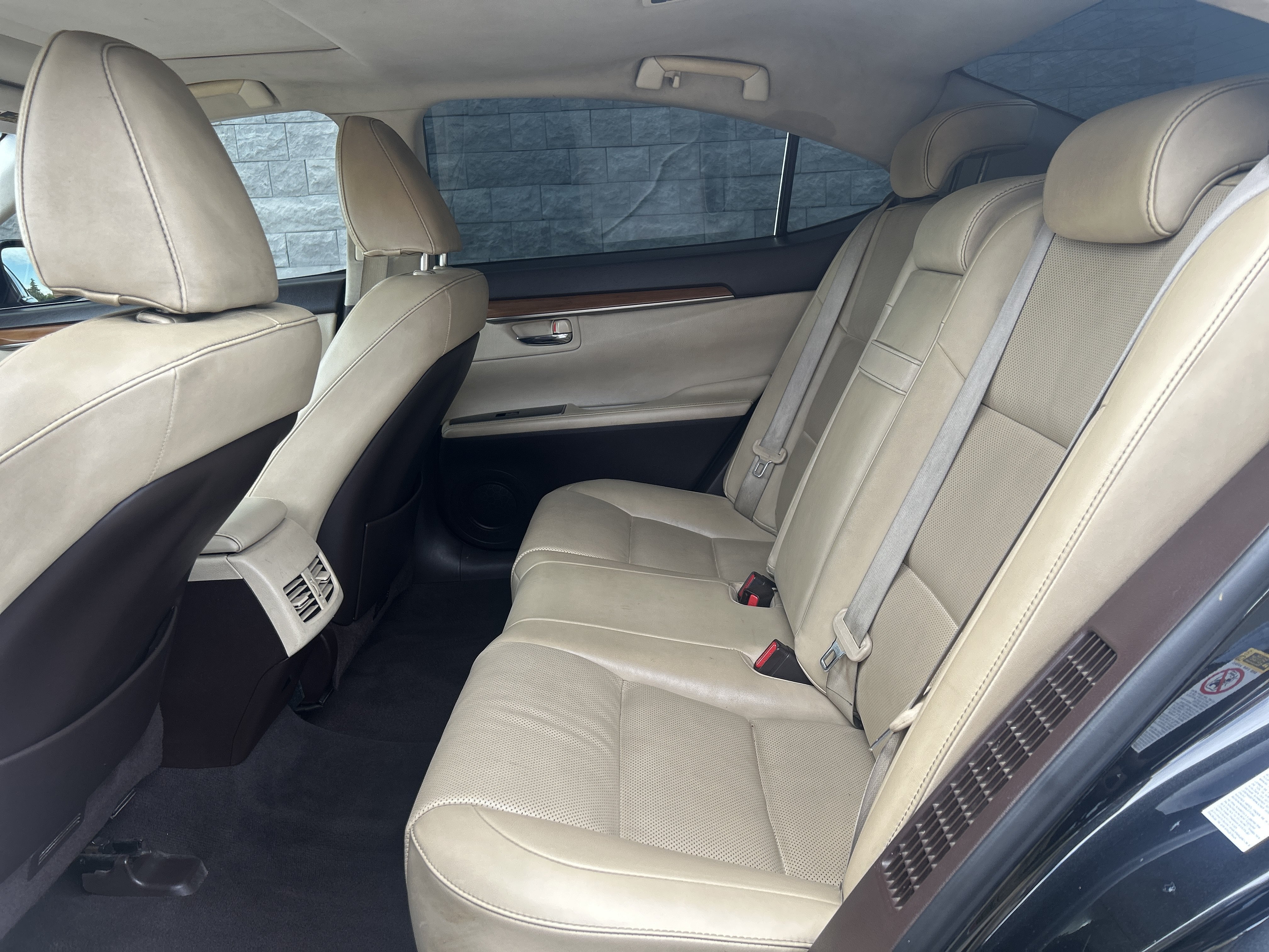 Used 2017 Lexus ES 300h w/ Navigation System Package FWD image 29