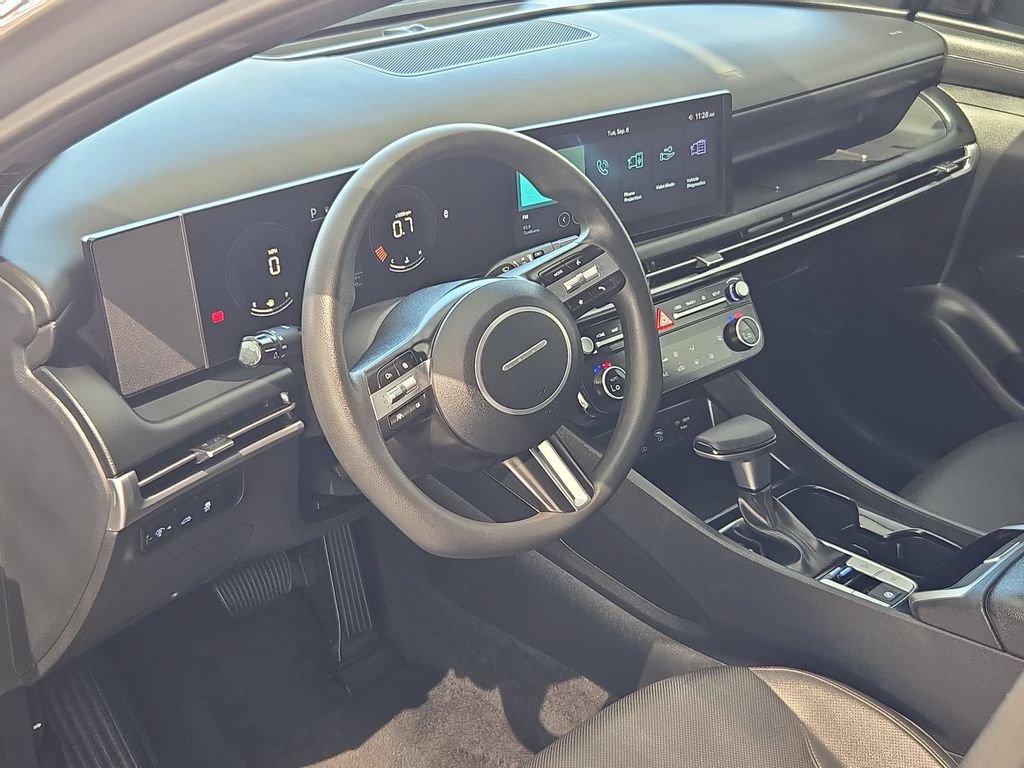 Used 2025 Hyundai Santa Cruz SEL AWD/4WD image 13