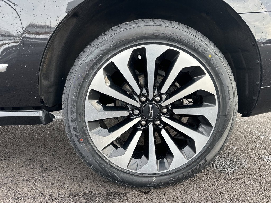 Used 2022 Lincoln Navigator Reserve image 22