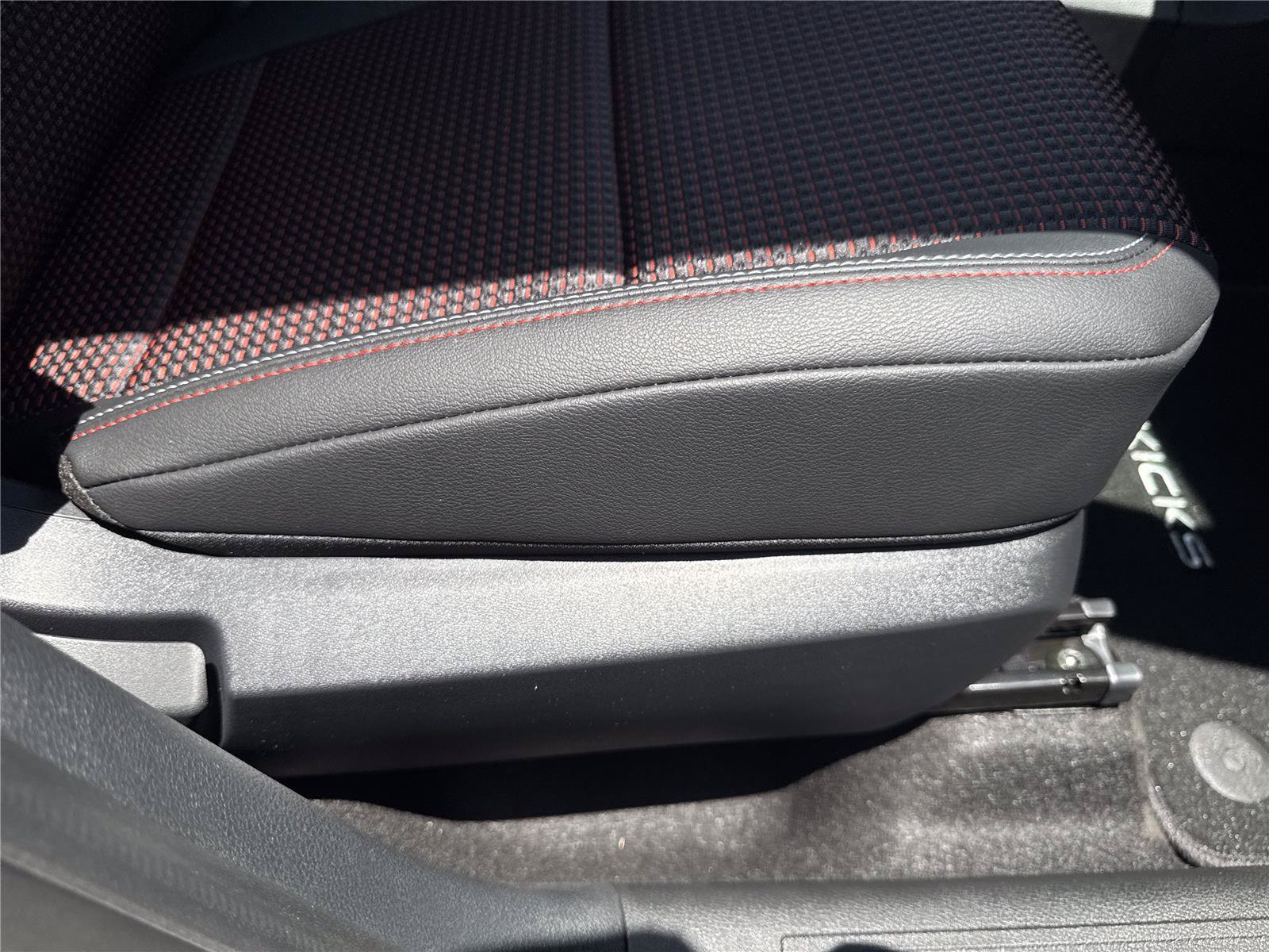 New 2026 Nissan Kicks SR FWD image 35
