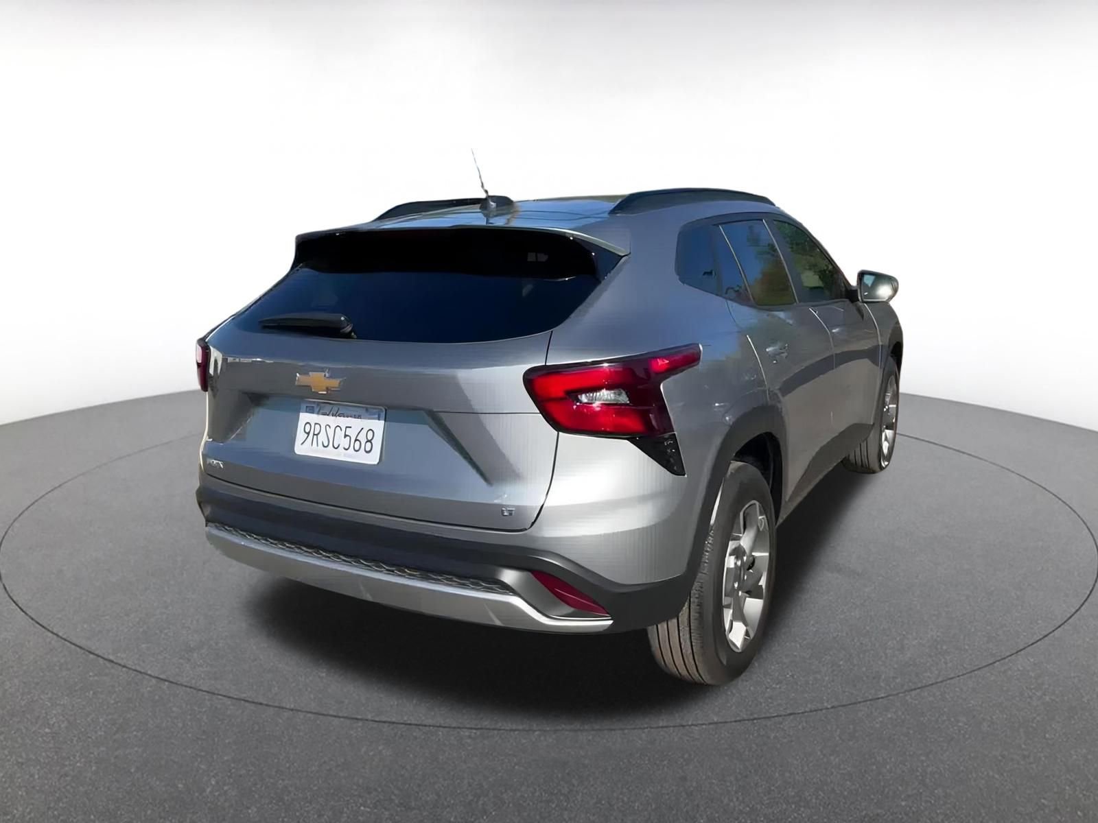 Used 2025 Chevrolet Trax LT image 11