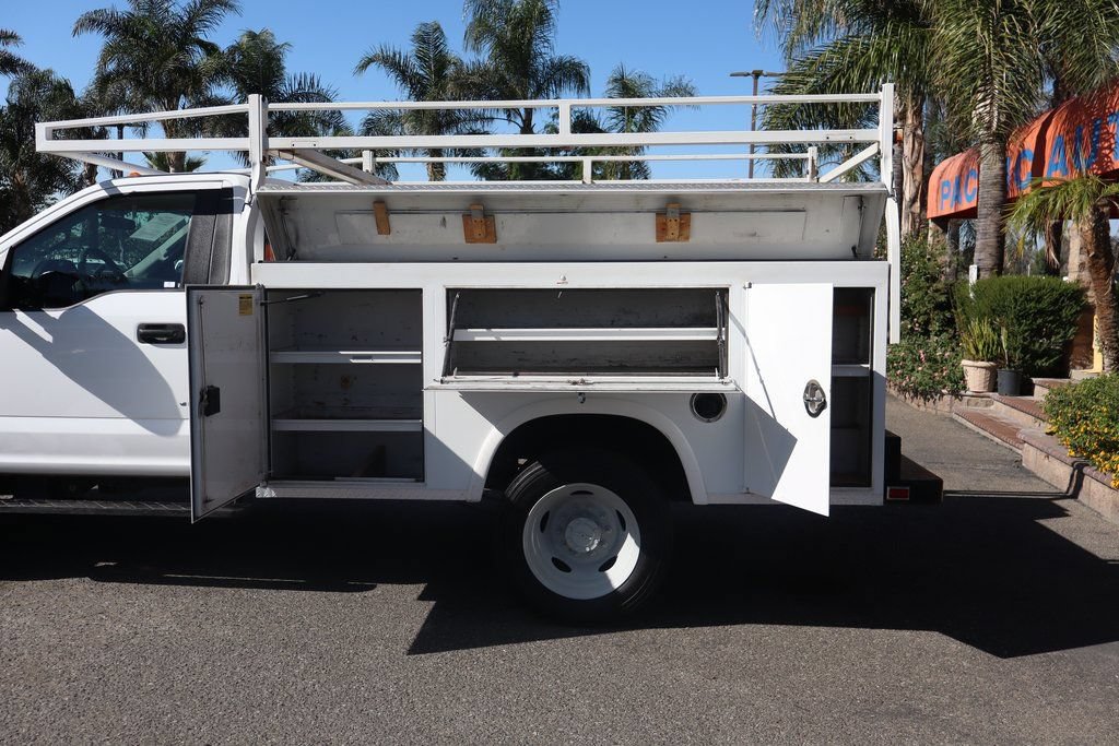 Used 2018 Ford F550 2WD Regular Cab Super Duty image 6