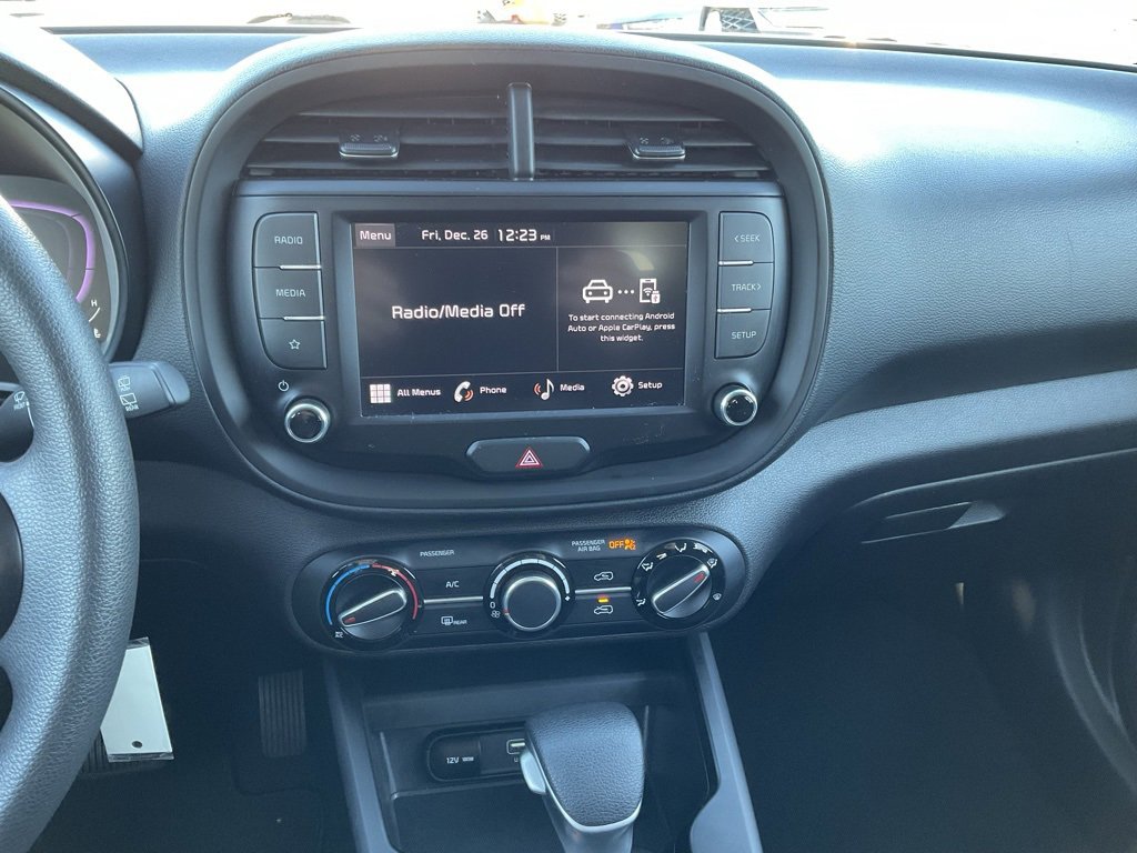 Used 2023 Kia Soul LX w/ LX Technology Package image 16