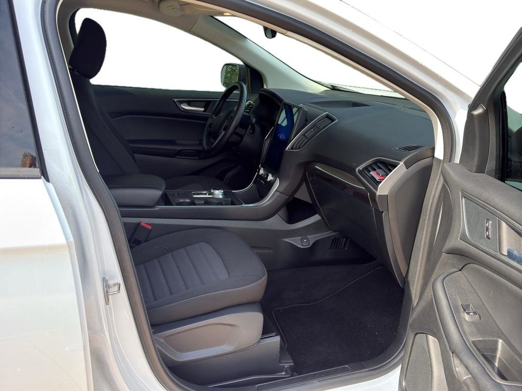 Used 2024 Ford Edge SE AWD/4WD image 7