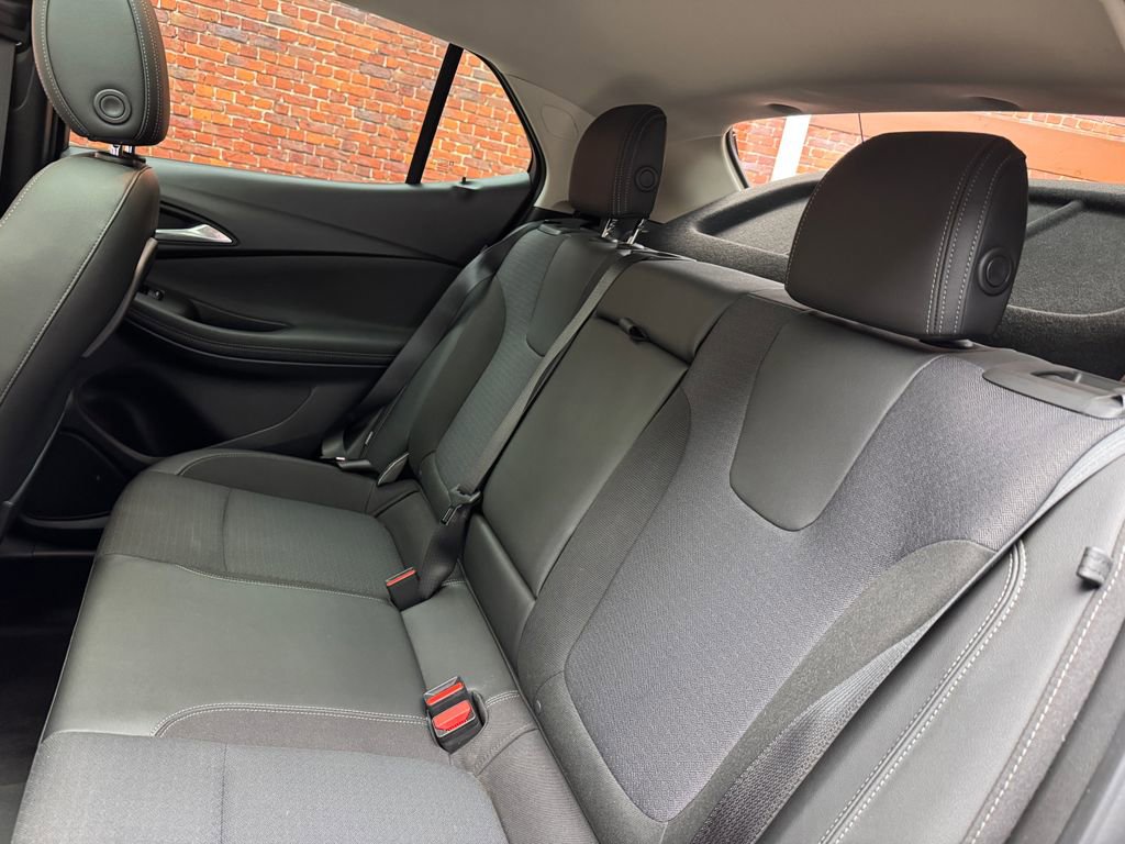 Used 2020 Buick Encore GX Select w/ Experience Buick Package image 27